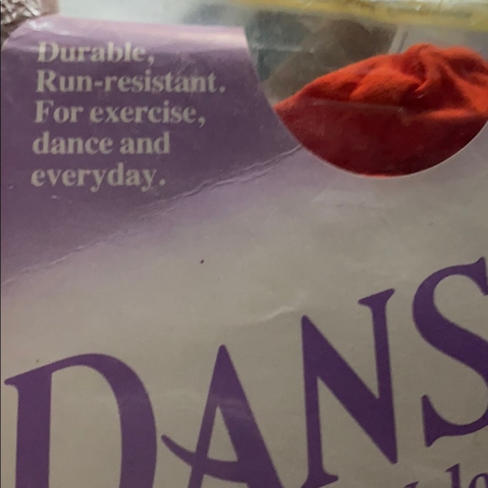 ✅🛍️ 4/$16 Shop Orange Classic Nylons - Picture 6 of 6